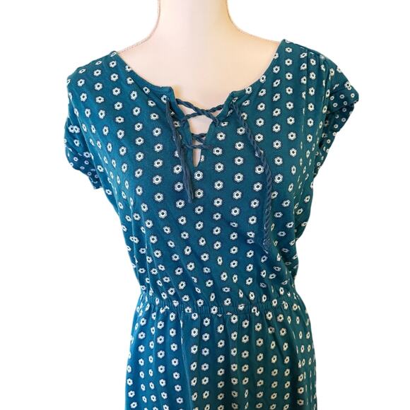 Romantic Blue Short Capped sleeve Dress with Elastic Waistband and Tie up Neck - Picture 2 of 4